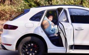 Cách lắp ghế ngồi ô tô cho bé