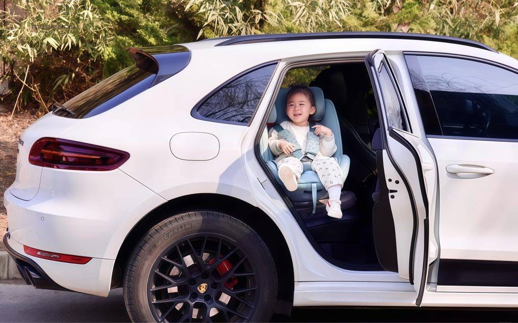 Các loại ghế ngồi ô tô cho bé