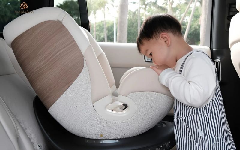 Có nên mua ghế ô tô trẻ em thanh lý không?