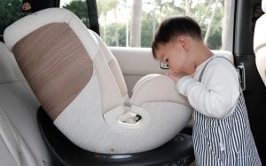 Có nên mua ghế ô tô trẻ em cũ?