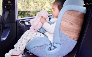 Trẻ em dưới bao nhiêu tuổi phải ngồi ghế ô tô