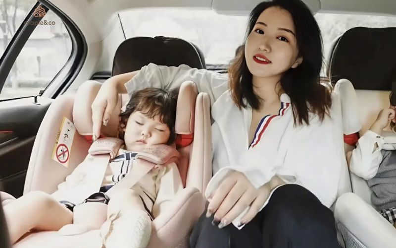 Lợi ích của việc dùng ghế ô tô cho bé