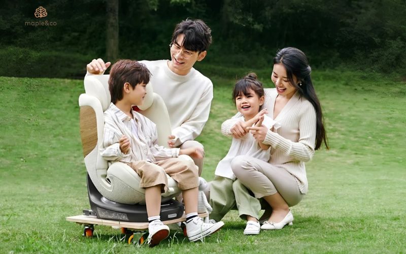 Vì sao xe sang cần chọn ghế ô tô cho bé đặc biệt?